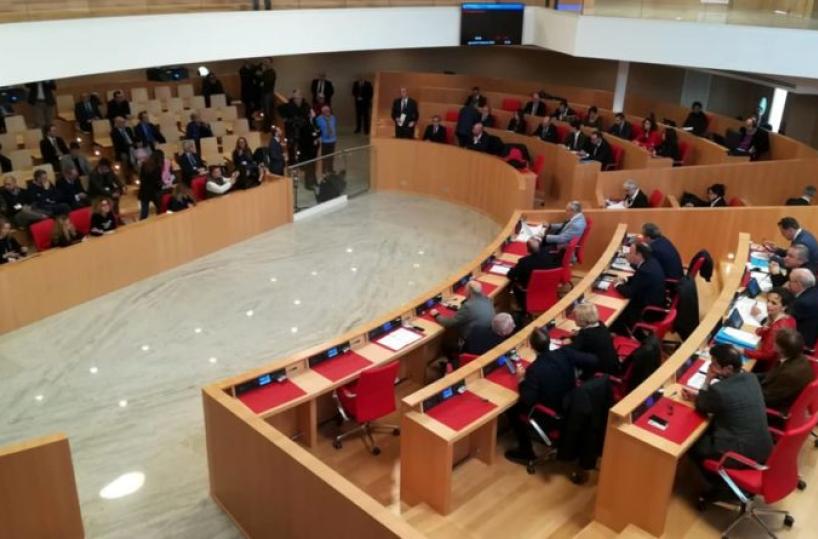 Regionali 2020, roulette dei sondacci: vola la destra, bene i 5s