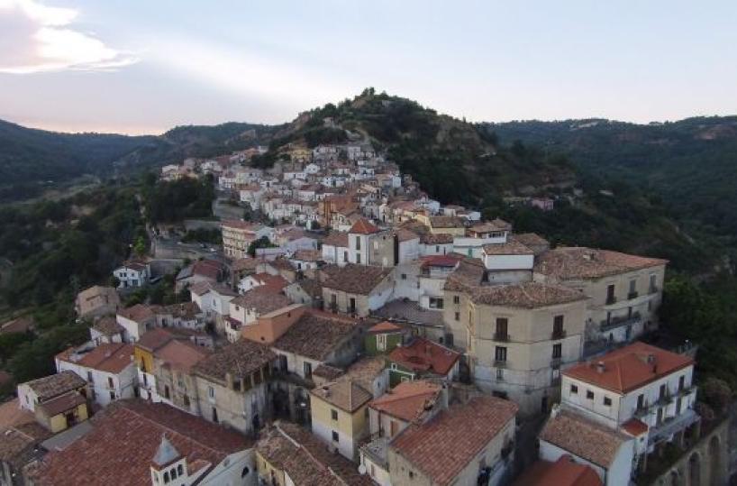 Castronuovo , sssistenza domiciliare sospesa: i diasgi di una famiglia