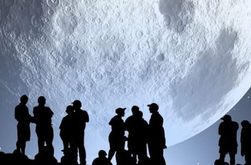 Sotto una luna così doveva accadere...