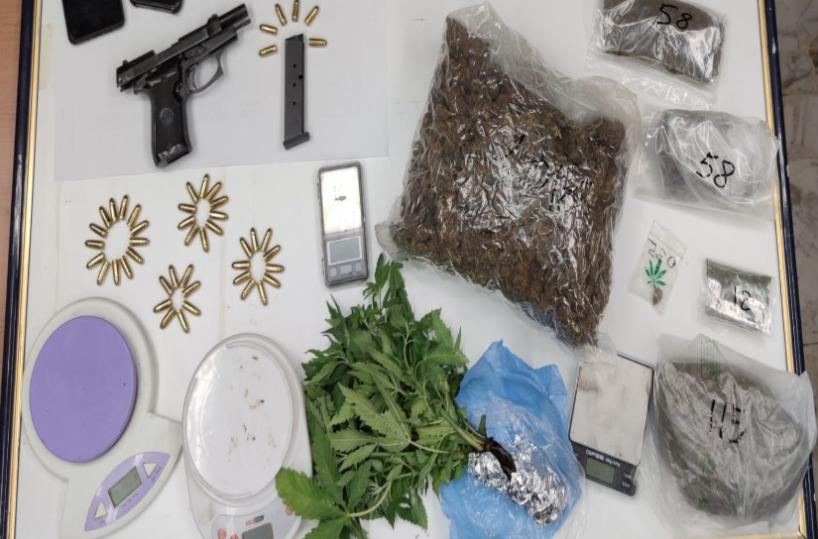 Nella sua masseria droga e una pistola, arrestato un giovane nel Salento