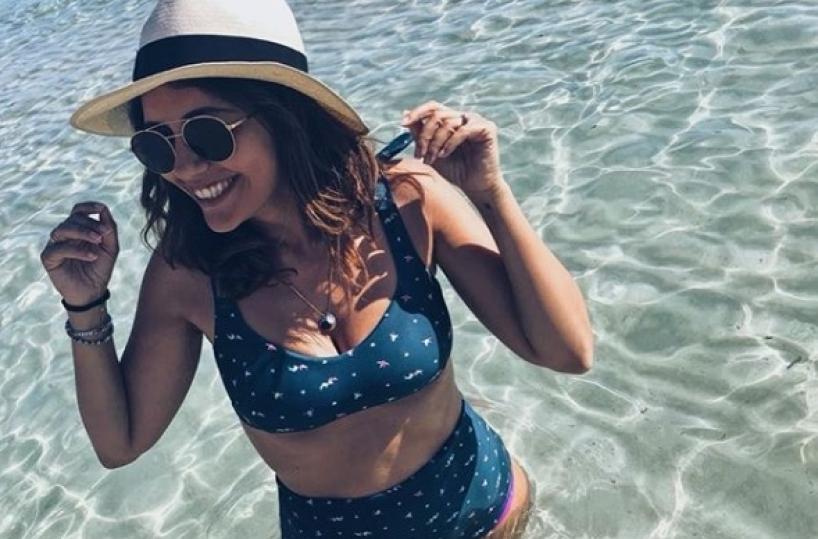 Salento, arrivano i primi vip in spiaggia: Serena Rossi con il marito a Porto Cesareo