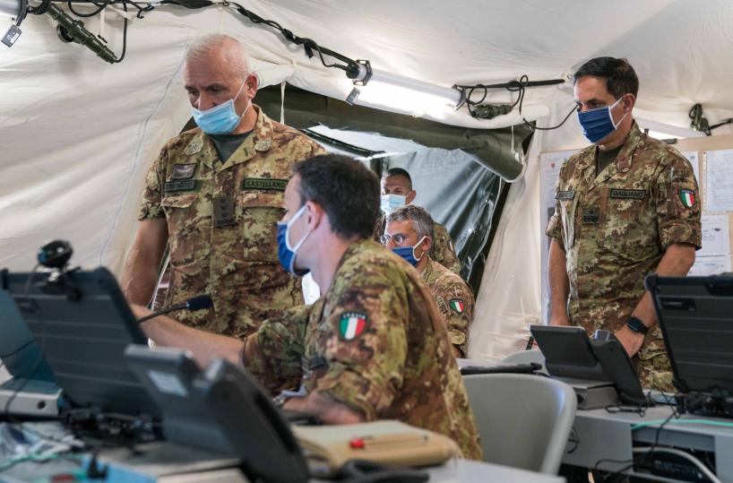 Covid 19, in Puglia interviene l'Esercito: 13 postazioni per i tamponi drive-in