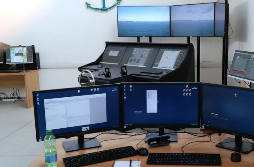 Manfredonia, al «Nautico» i timonieri in azione, si fa rotta nei porti di  tutto il mondo