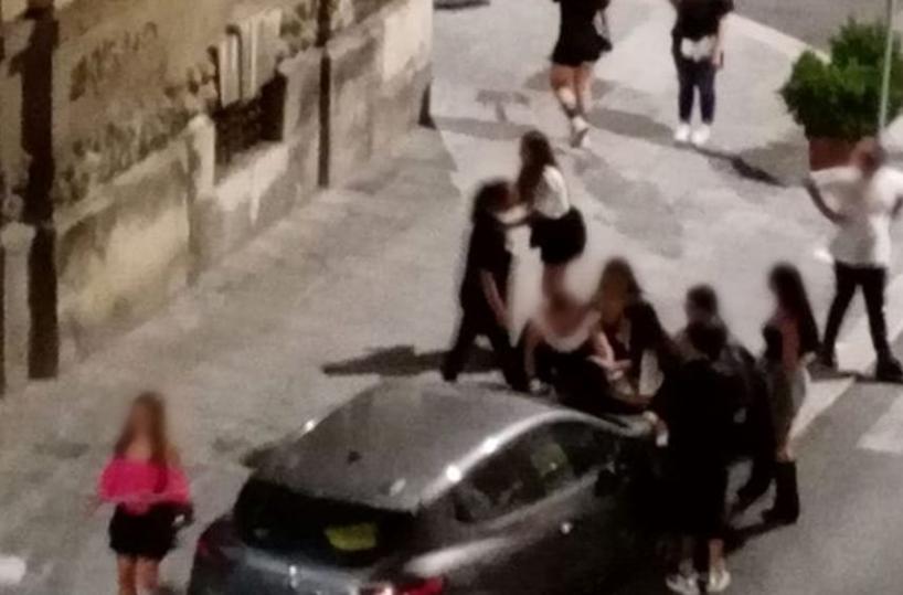 Bari, assalita da branco di ragazze nel quartiere Umbertino: 15 contro una