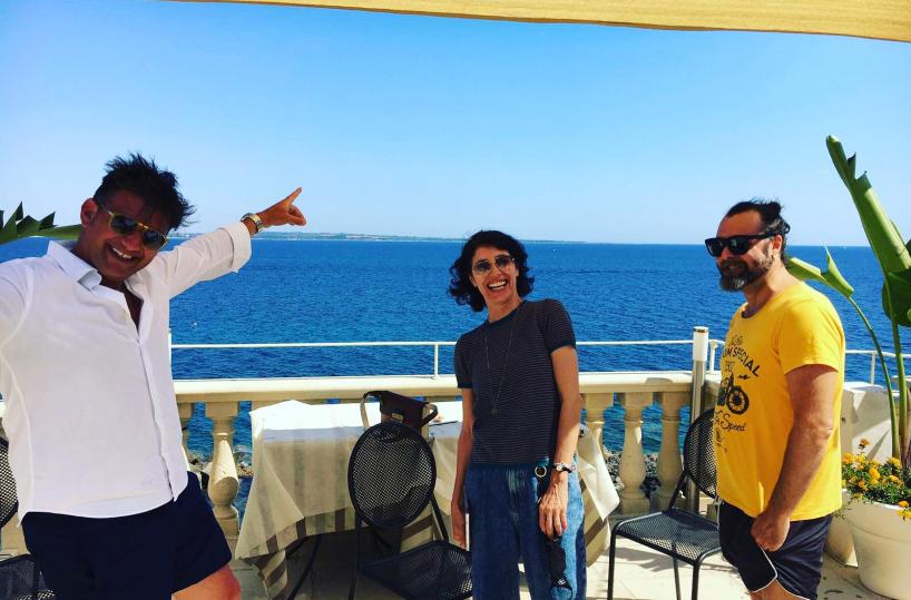 ll sole e l’azzurro di Giorgia illuminano il mare di Gallipoli
