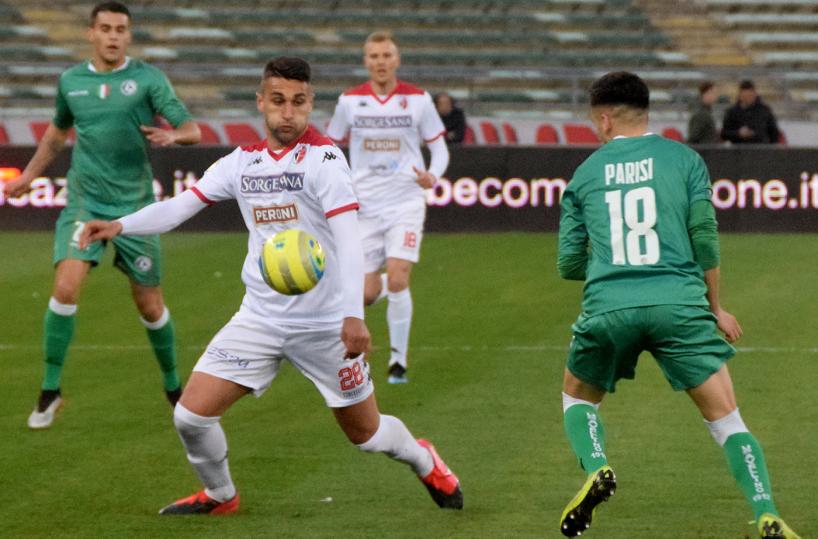 Bari, che bel mix a centrocampo con il  trio di senatori e  rampanti