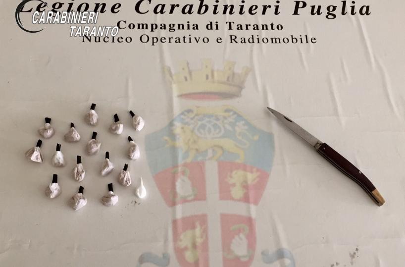Taranto, spacciatore tradito da un incidente: aveva droga in auto