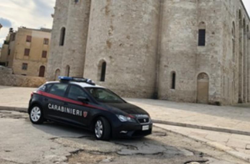 Trani, minacce ed estorsioni ai genitori per comprare alcol: arrestato 50enne