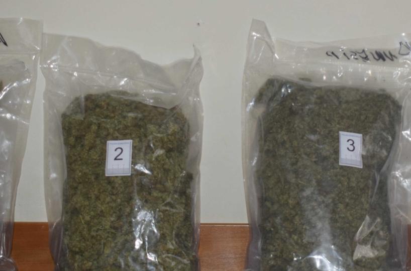 Bitonto, in auto con oltre 4 chili di droga: arrestato 