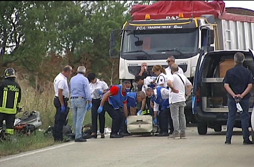 Auto contro tir sulla Ruvo- Altamura: 4 persone morte nello schianto