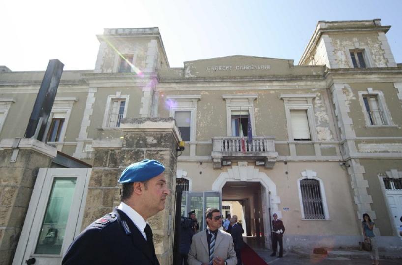 Botte ai genitori: due gemelli finiscono in carcere a Brindisi 