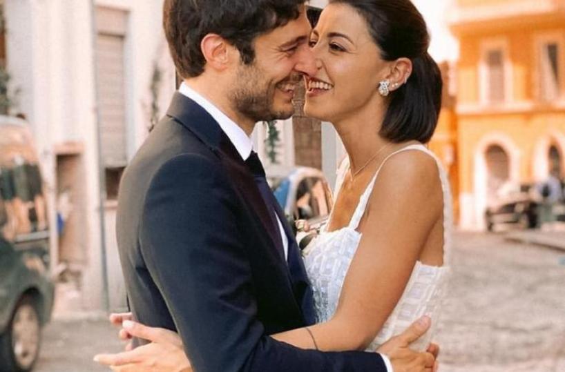 Lino Guanciale si è sposato: il sì con la compagna Antonella di Noci