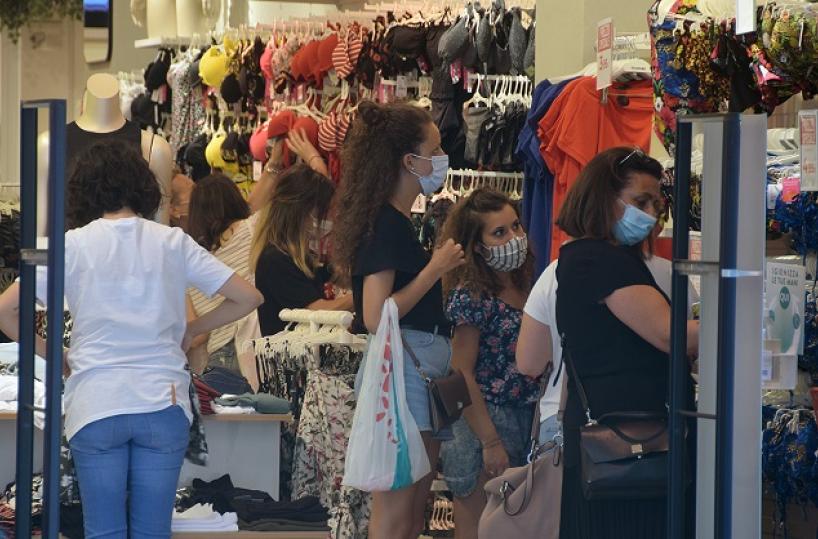 Bari, commercio: ricetta anti crisi prezzi bassi prima dei saldi