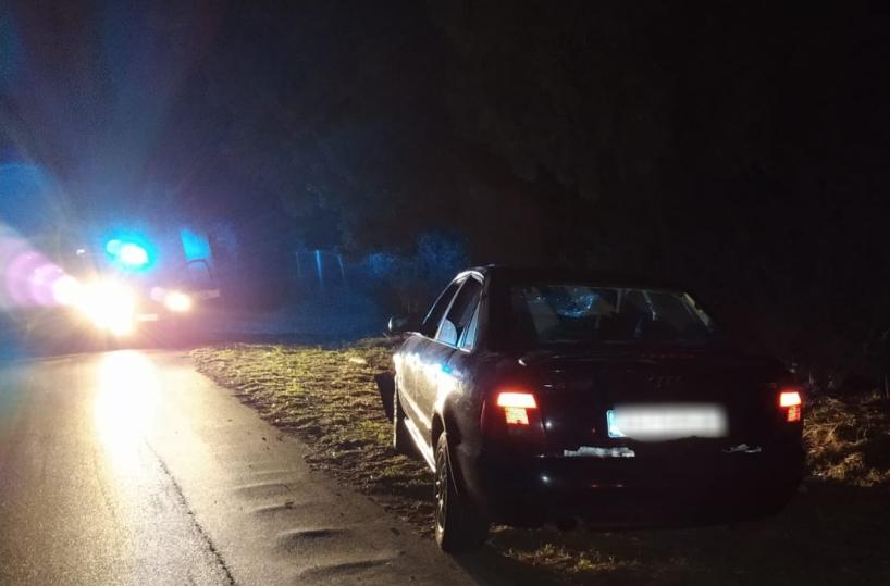 Foggia, auto si schianta contro albero in via del Mare: 3 feriti 