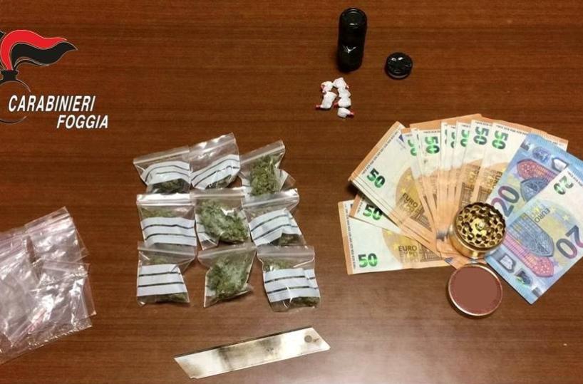 Cerignola, a spasso in auto con dosi di cannabis e cocaina: 27enne nei guai 