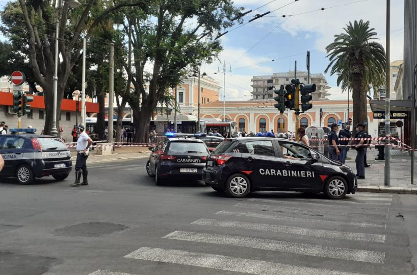 Allarme bomba alla stazione della Ferrotramviaria a Bari: treni fermi anche per le Fal