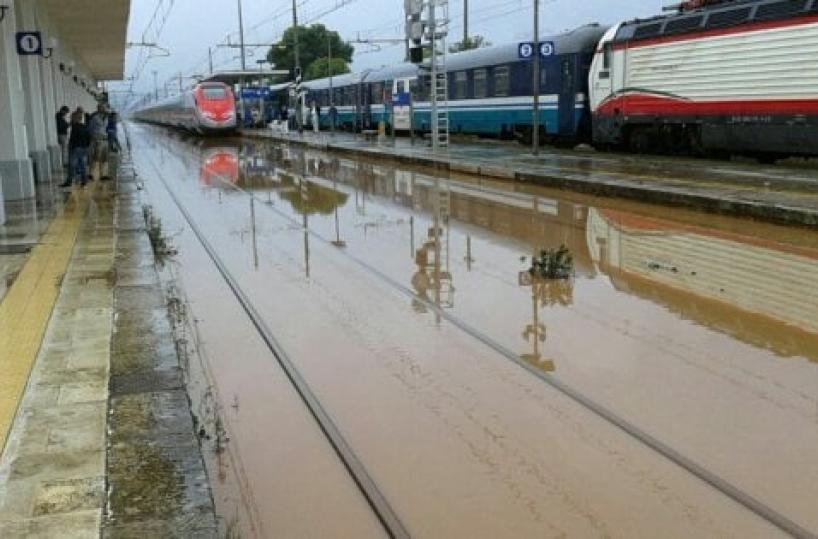 Maltempo, circolazione ferroviaria in tilt nel tratto Termoli-San Severo