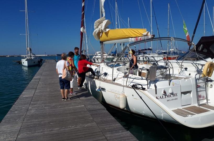 Vacanze sociali, la barca anti-mafia diventa uno svago a portata di tutti