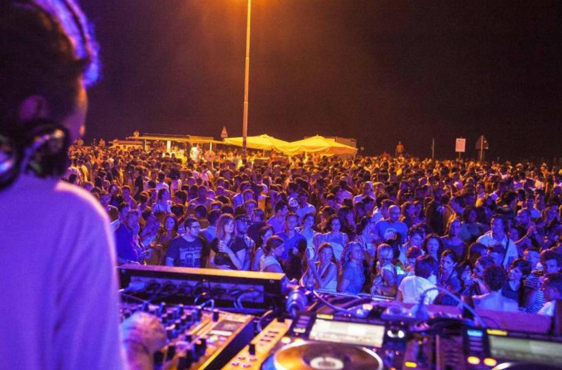 Discoteche chiuse, gli operatori pugliesi si rivolgono al Tar