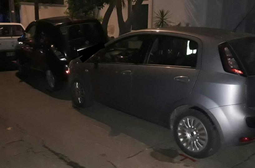 Ugento, colto da un improvviso malore si schianta contro le auto in sosta: muore 75enne