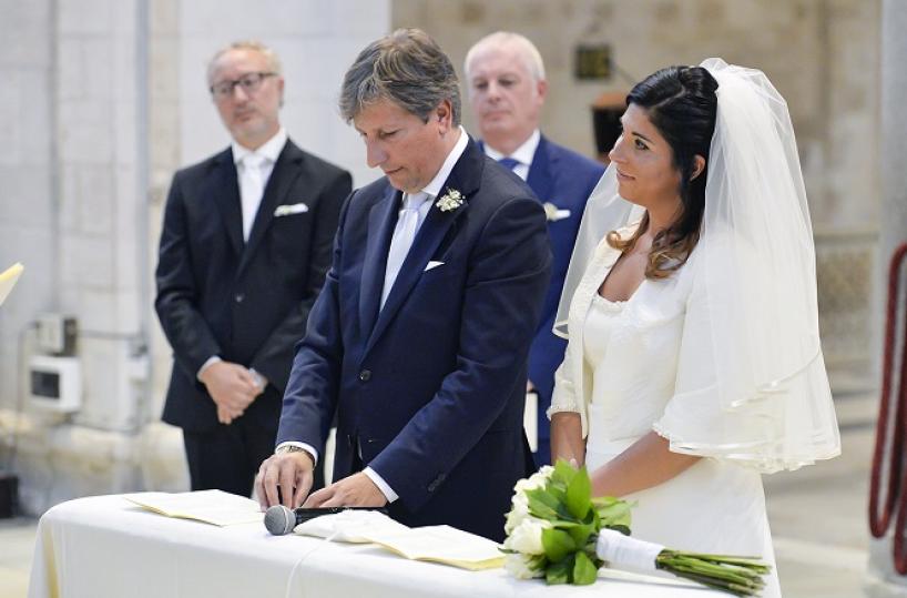 Bari, i fiori d'arancio possono attendere 