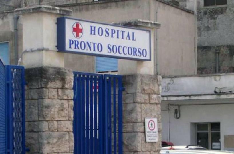 Manduria, agente pestato in ospedale