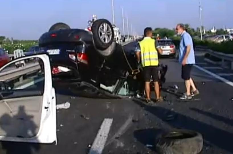 Mola, maxi tamponamento a catena sulla SS 16: 7 auto coinvolte, 2 feriti. Traffico rallentato