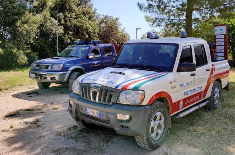 Bari, gli angeli di Lama Balice in trincea contro il fuoco