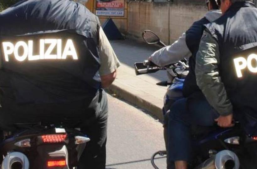Taranto, nascondeva dosi di cocaina negli slip: arrestato pusher 25enne