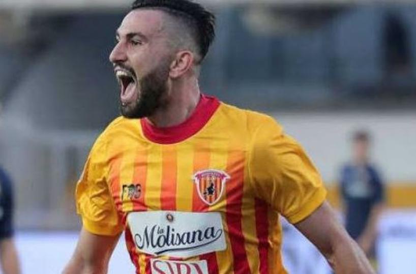 Lecce calcio, arriva l'attaccante Massimo Coda: domani visite mediche 