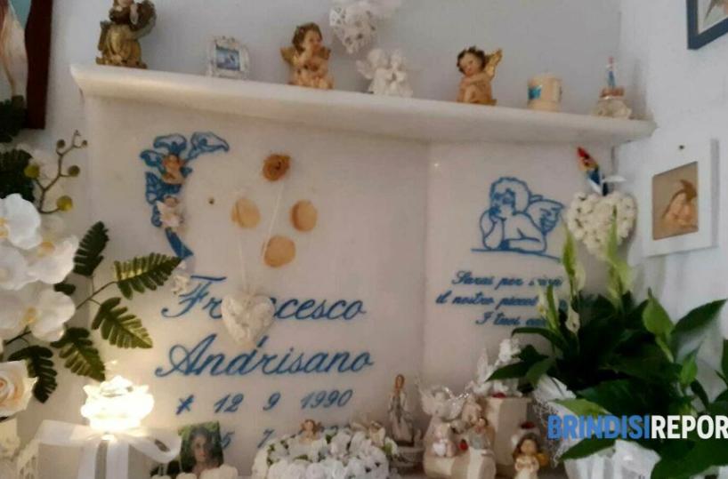 Cellino, rubano pure le foto dei defunti: allarme al cimitero 