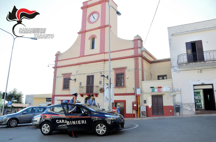 Massafra, picchia e rapina donna per strada: fermato 28enne senza fissa dimora