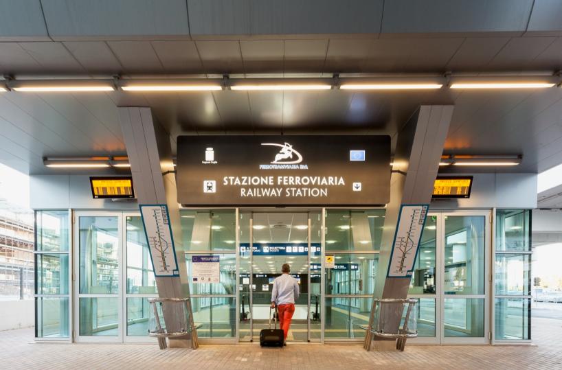 Ferrotramviaria lancia il pagamento contactless per collegamento Bari-Aeroporto 