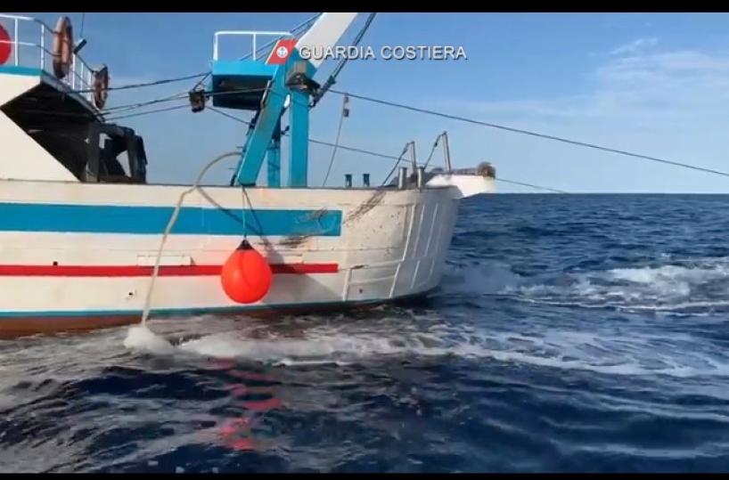 Molfetta, pesca a strascico illegale: sanzionato comandante peschereccio