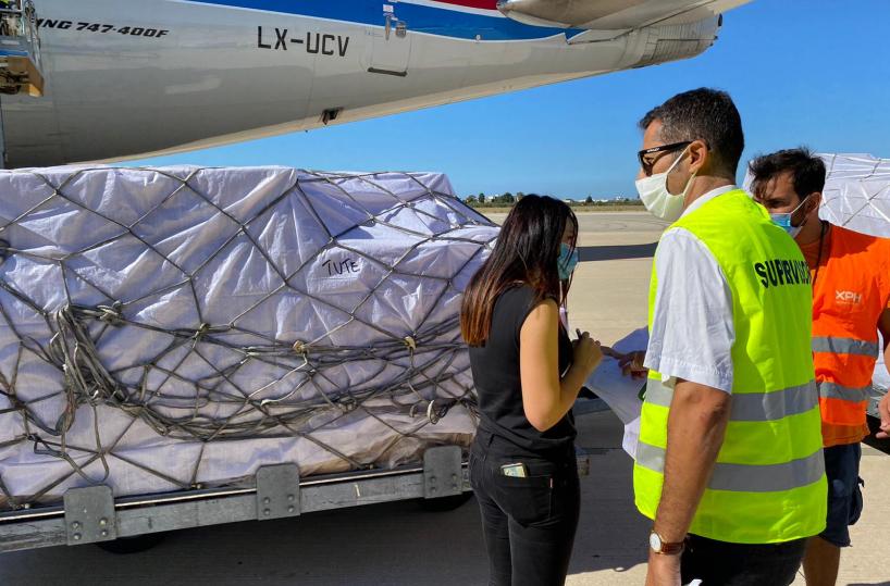 Covid, arrivato a Bari cargo dalla Cina con 60 tonnellate di mascherine e Dpi