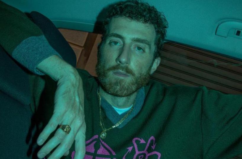 Mecna, «Vivere» è il nuovo singolo con Izi