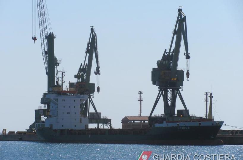 Taranto, fermata nave del Togo: a bordo condizioni di vita insufficienti e personale poco istruito