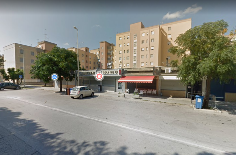Brindisi, rapina farmacia in pieno giorno con coltello da cucina: fuggito col bottino