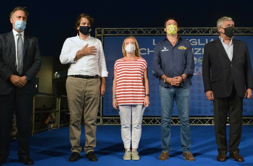 «Noi uniti per rilanciare la Puglia»: Fitto a Bari con Meloni, Salvini, Tajani e Cesa