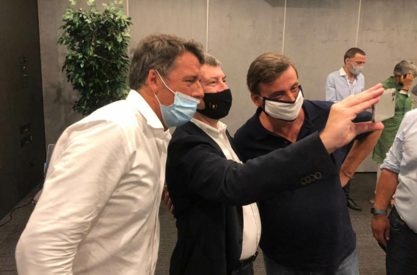 Renzi e Calenda «quasi amici» per Scalfarotto: «Candidato di qualità»