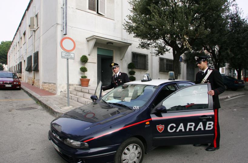 Ceglie, beccato mentre spaccia in manette un pusher