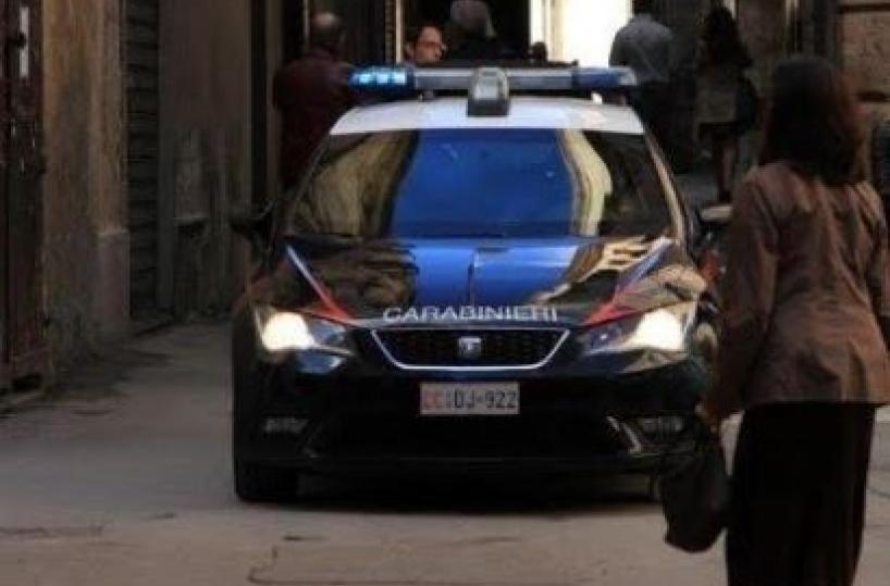 Taranto, 63enne trovato morto in casa: arrestato badante per evasione dai domiciliari e indagato per omicidio