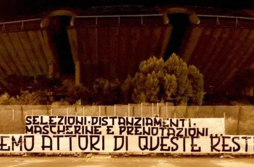 Bari calcio, striscione davanti al San Nicola: «Seguaci della Nord» contro le restrizioni negli stadi 