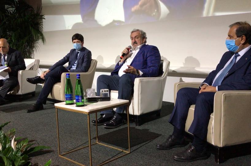 Coronavirus, Speranza a Bari: «Dati Italia tra i migliori in Europa»Intanto oggi +1.640 casi e 20 morti