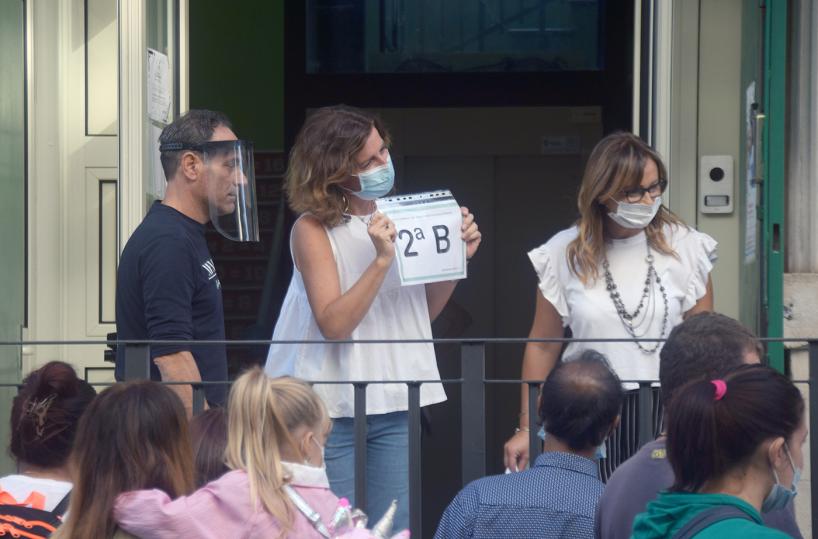 Bari, muri abbattuti e pannelli mobili, le scuole anti-Covid si preparano