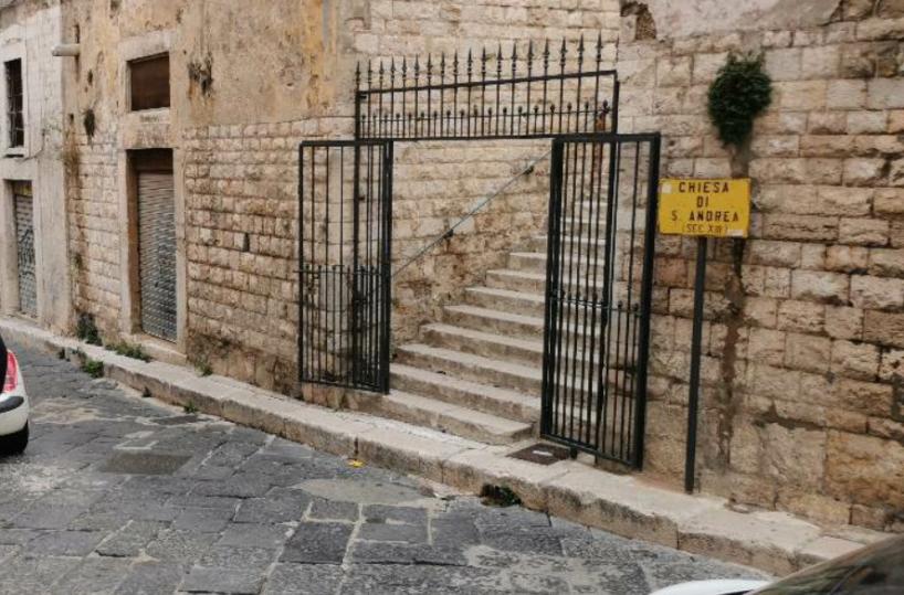 Barletta, picchiato dal branco per passatempo: 25enne in ospedale, «Difendevo i miei amici»