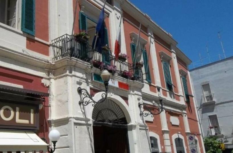 Coronavirus, dipendente comune Monopoli positivo: uffici chiusi per sanificazione