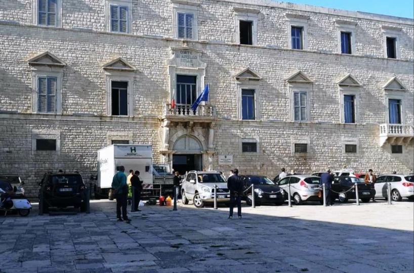 Coronavirus, contatto con un positivo: chiuso Tribunale Trani per sanificazione