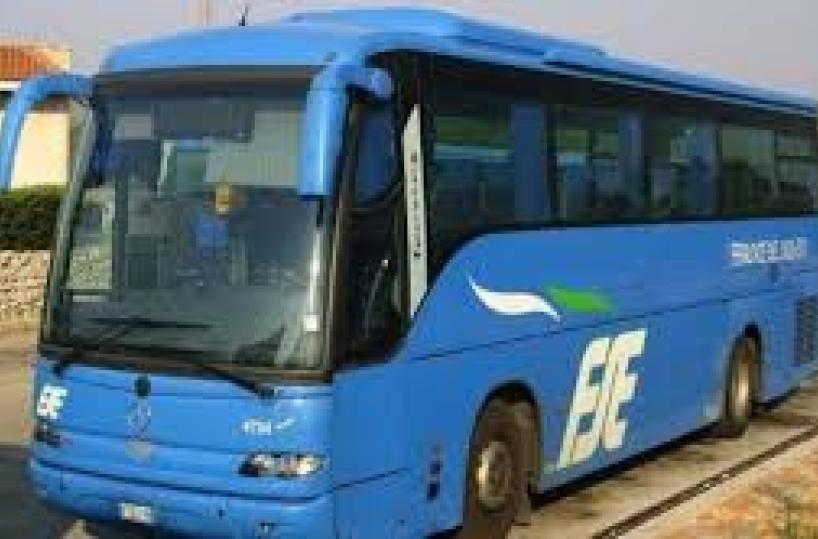 Brindisi, abbonamento bus scaduto: 14enne costretta a tornare a piedi per 4 km