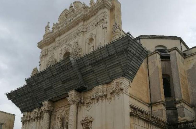 Lecce, chiesa chiusa per escrementi di piccioni: niente supplica al Rosario